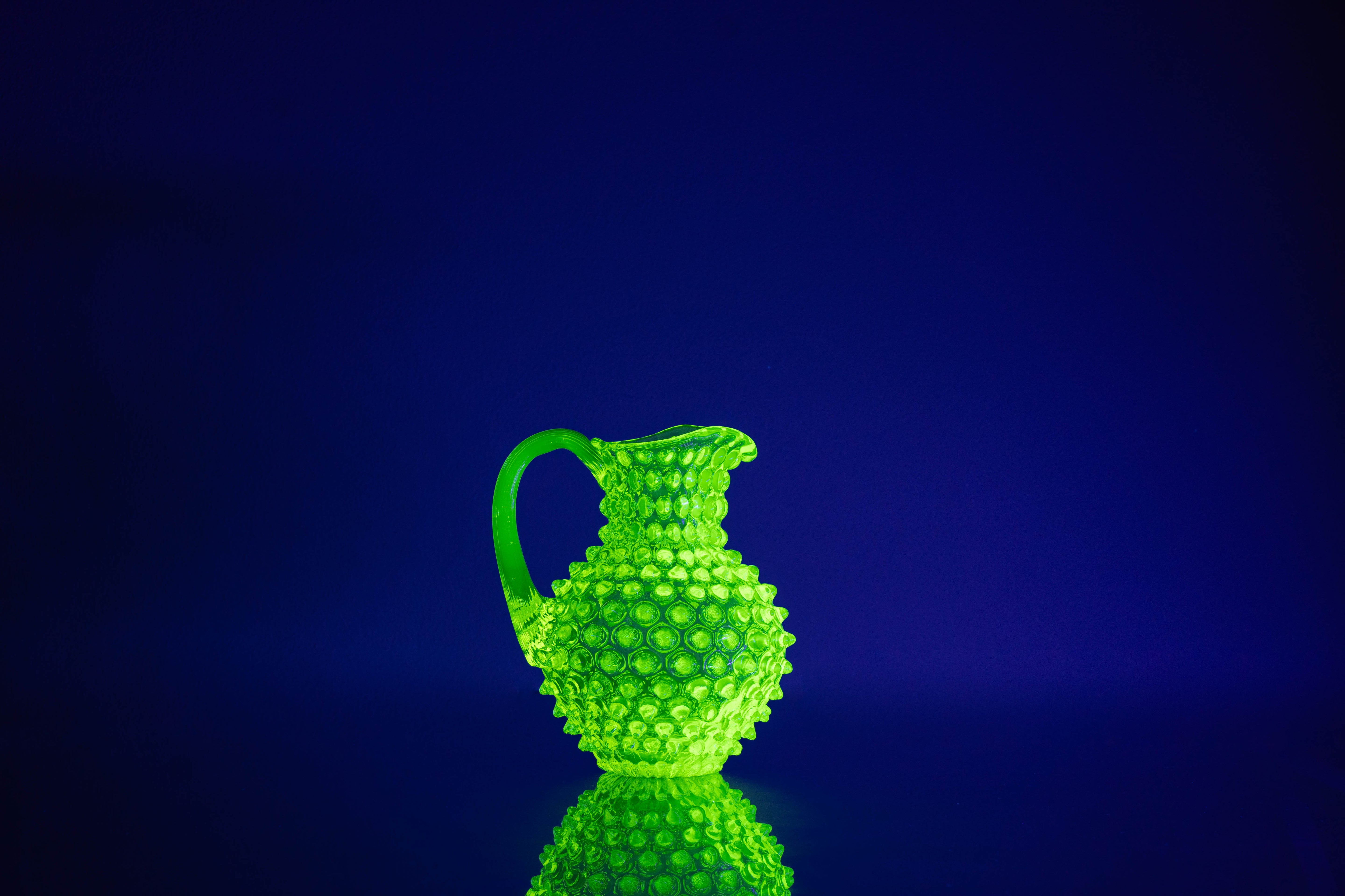 Malý Hobnail džbán Neon Citrine