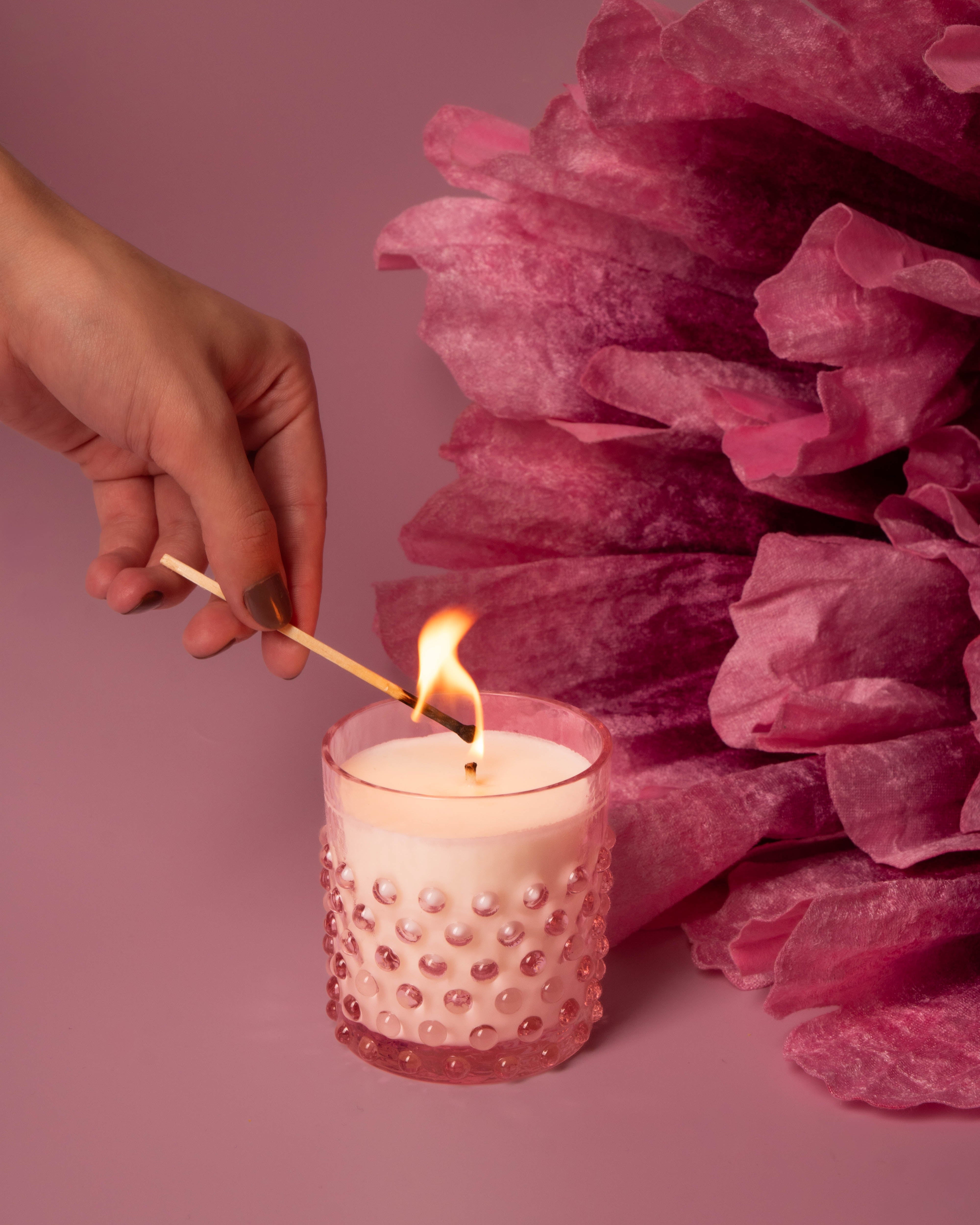 Hobnail Svíčka Peony