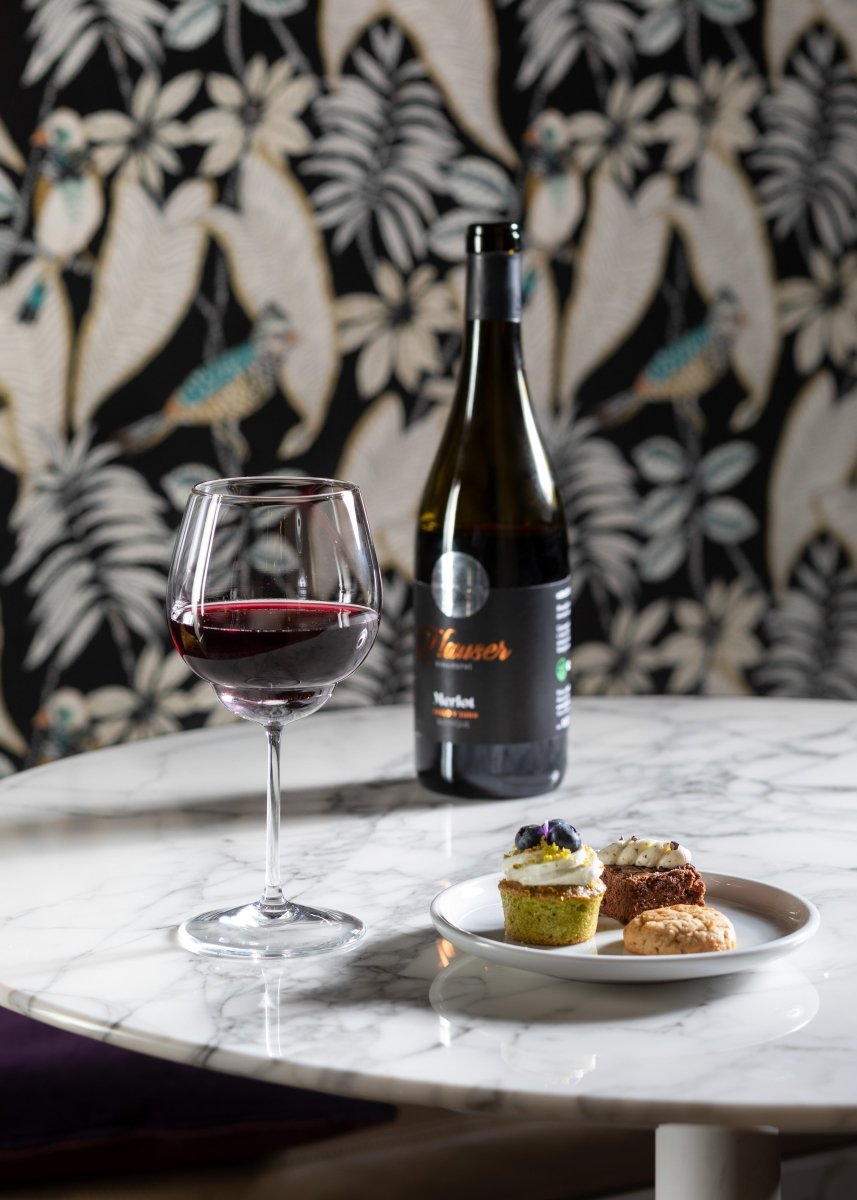 SHADOWS Red Wine Glass in Cloudless Clear (Set of 2) - KLIMCHI